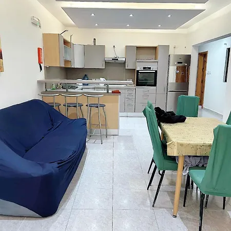 Paceville 2 Bedrooms Apartment *